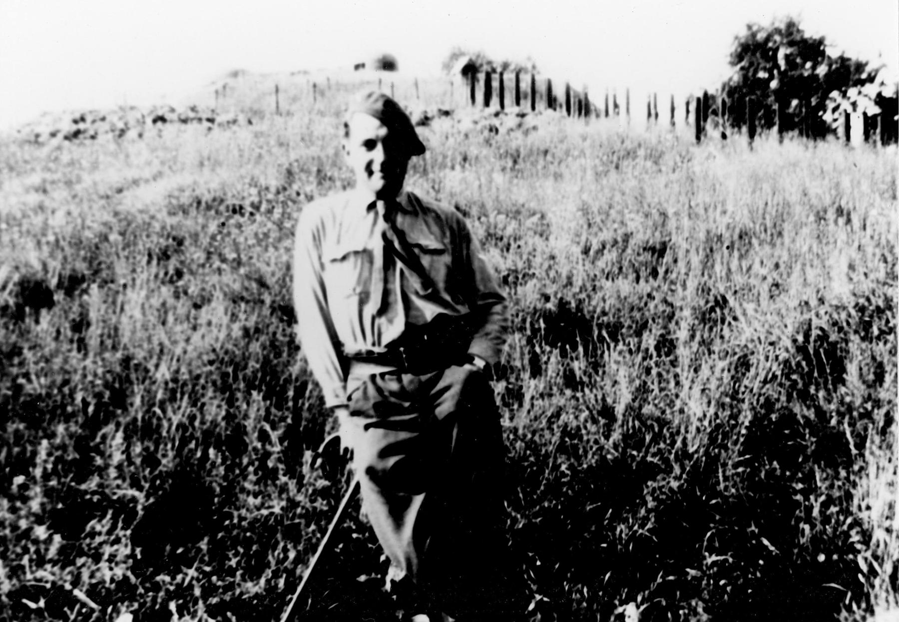 Ligne Maginot - 23° Régiment d'Infanterie de Forteresse (23° RIF) - l'AC Voitot du 23° RIF devant le bloc 1 de l'ouvrage de Schoenenbourg - Inconnu