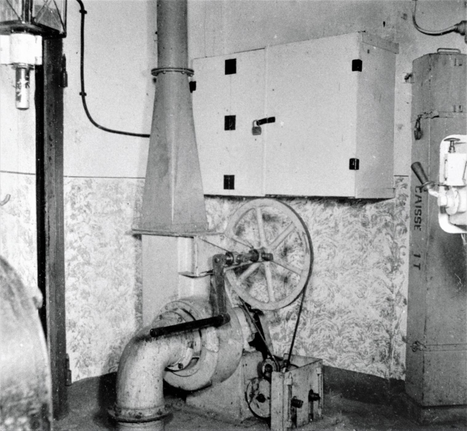 Ligne Maginot - HACKENBERG - A19 - (Ouvrage d'artillerie) - Bloc 10 - Tourelle de mortiers de 81 mm
Ventilateur de la tourelle - Inconnu