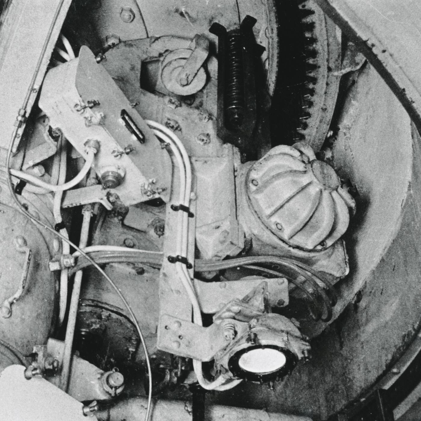 Ligne Maginot - HACKENBERG - A19 - (Ouvrage d'artillerie) - Moteur et réducteur pour la rotation de la tourelle - Inconnu