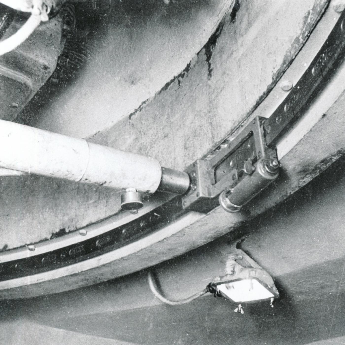 Ligne Maginot - HACKENBERG - A19 - (Ouvrage d'artillerie) - Circulaire graduée et vernier de pointage en direction de la tourelle de mortiers - Inconnu