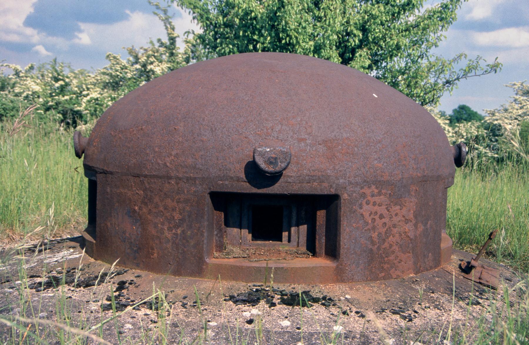 Ligne Maginot - ROCHONVILLERS - A8 - (Ouvrage d'artillerie) - Bloc 3
L'une des deux cloches GFM - Michel Teiten