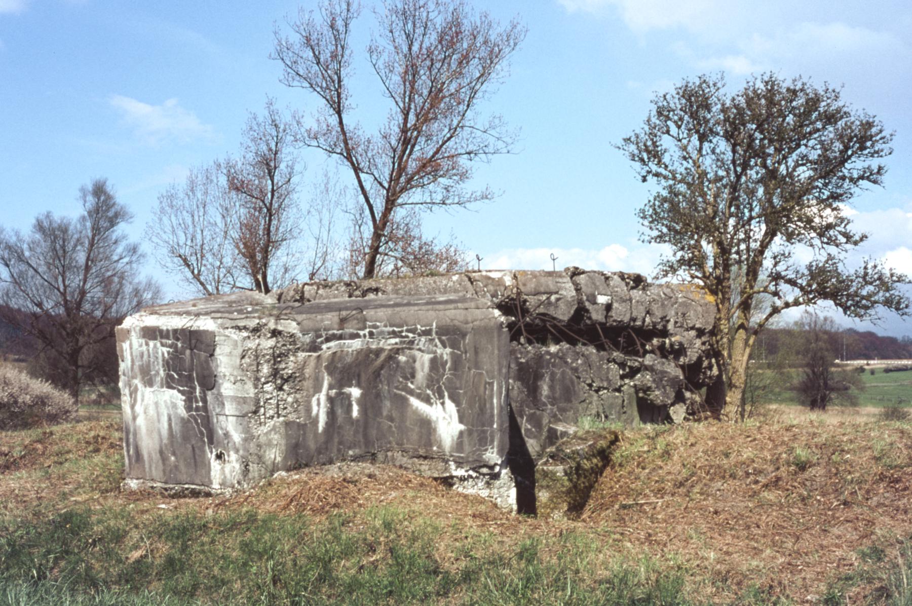 Ligne Maginot - C15N - LA BARRIERE 1 - (Blockhaus pour canon) - L'entrée du personnel - MANSUY Michel