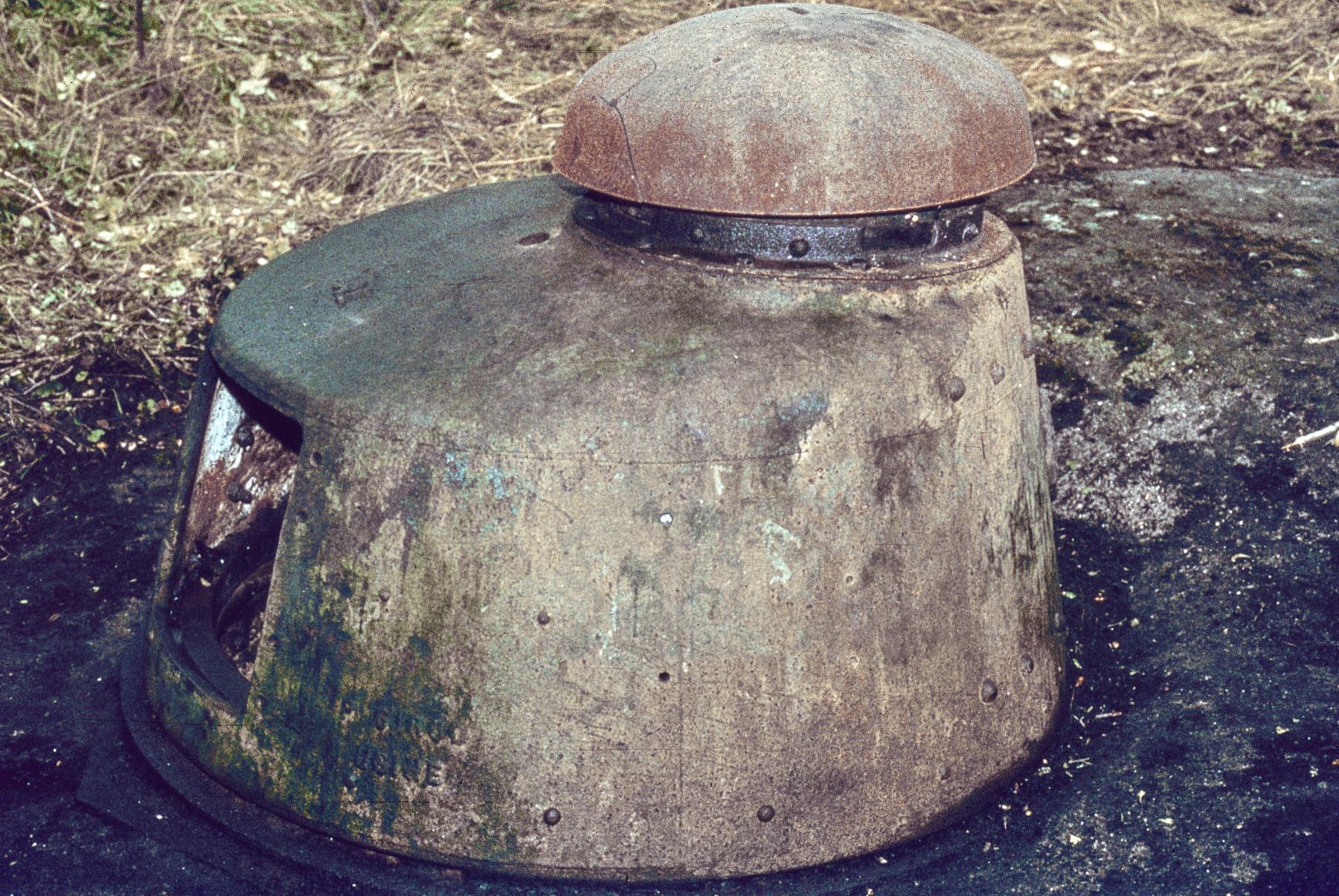 Ligne Maginot - NONNENWALD 1 (Blockhaus pour arme infanterie) - La tourelle pour mitrailleuse du char Renault FT - Michel Mansuy