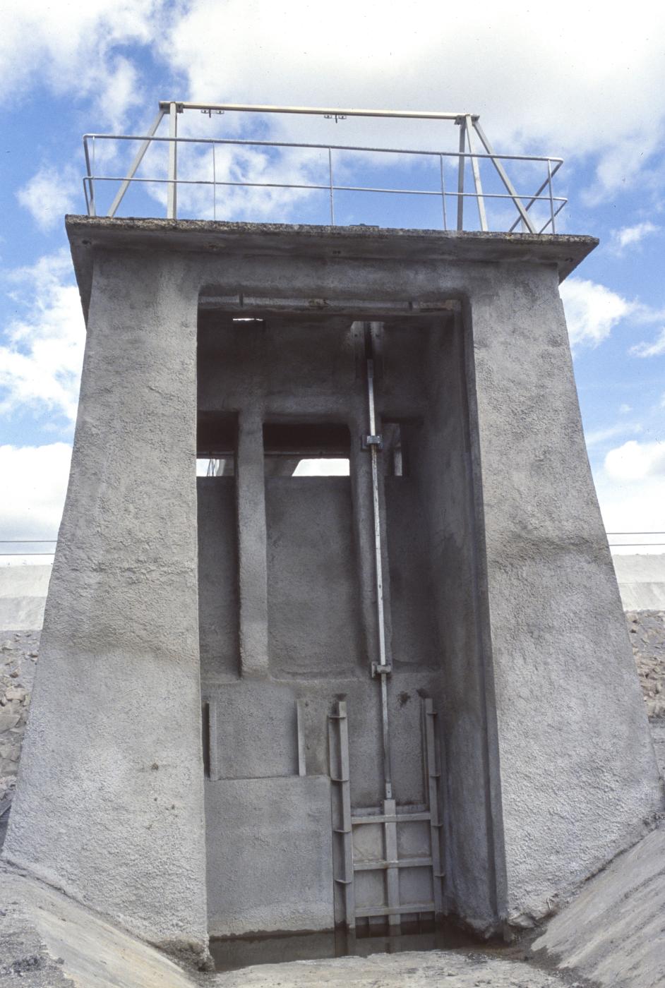 Ligne Maginot - RESERVOIR DE HOSTE-HAUT - (Inondation défensive) - La tour de déversement  - MANSUY Michel