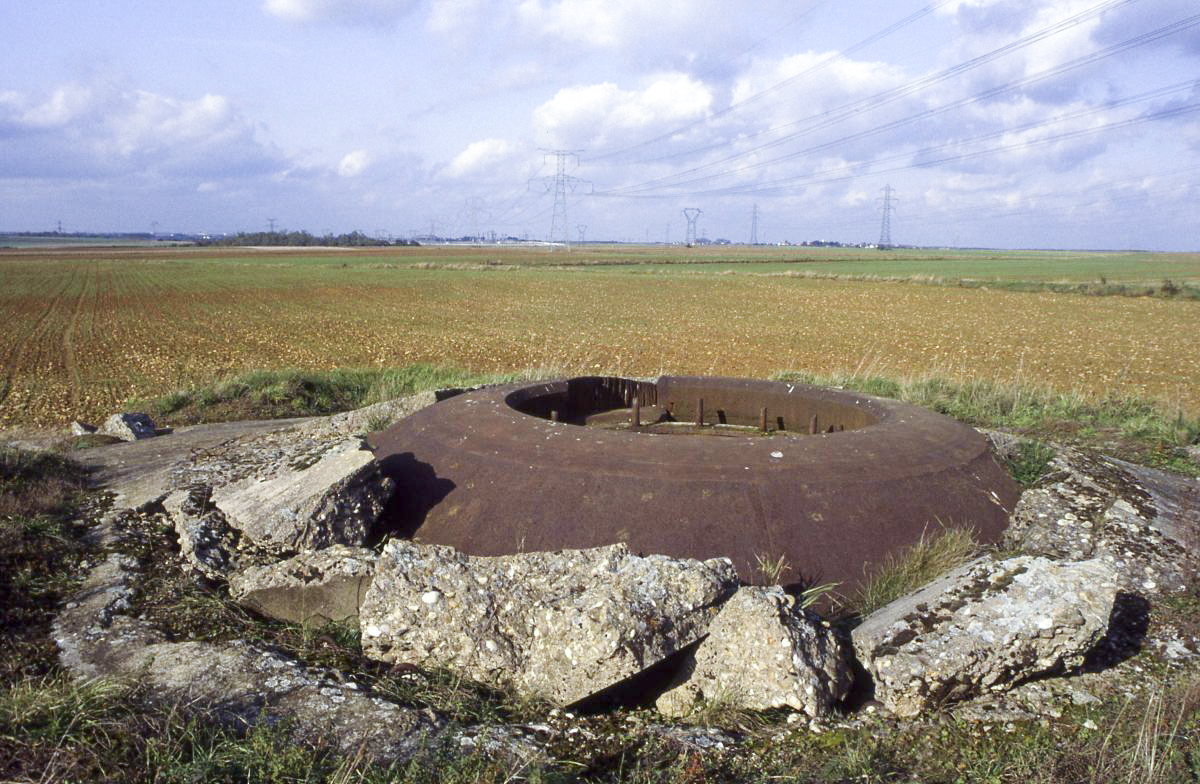 Ligne Maginot - MAUVAIS BOIS - A4 - (Ouvrage d'infanterie) - Bloc 3
Tourelle en ruine