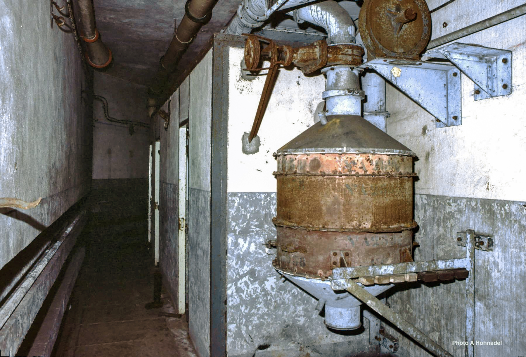 Ligne Maginot - BILLIG - A18 - (Ouvrage d'artillerie) - Entrée mixte
Bloc de douches 'Gazés'  - Alain Hohnadel