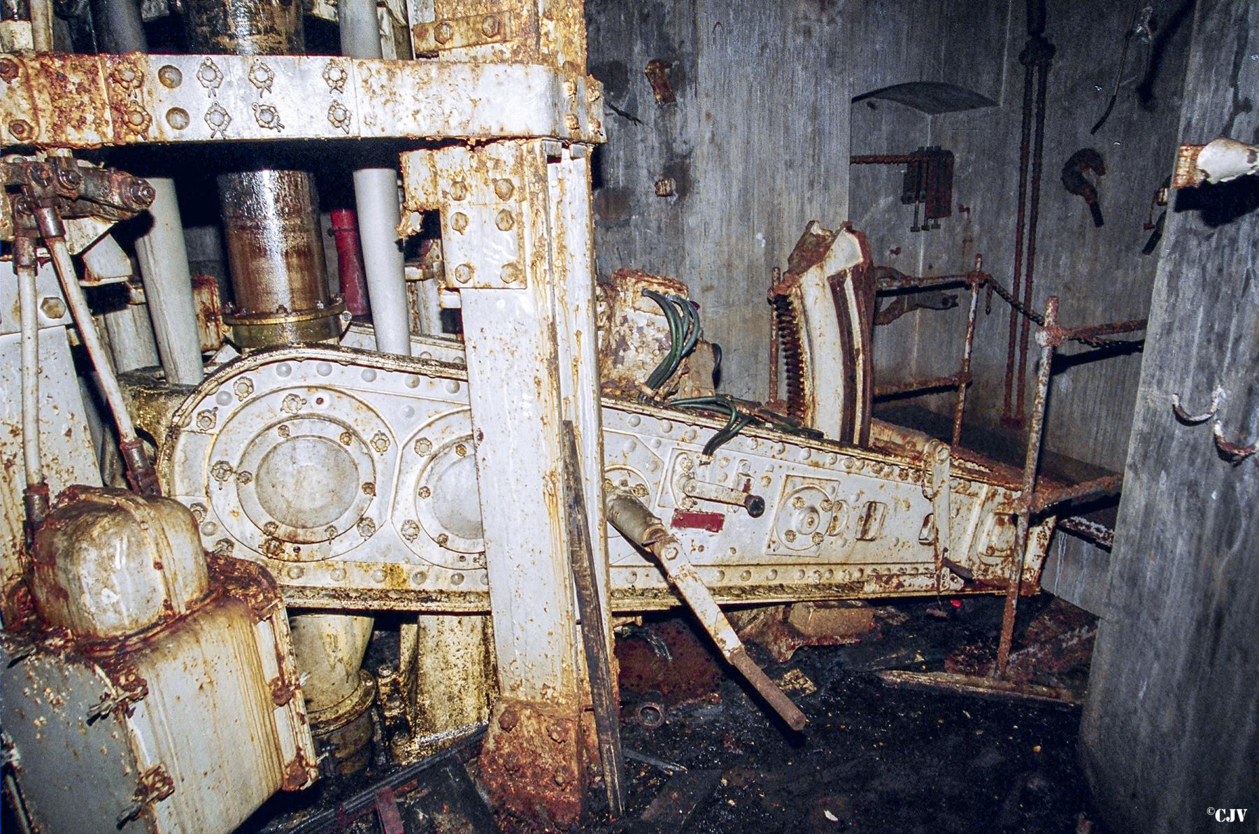 Ligne Maginot - BILLIG - A18 - (Ouvrage d'artillerie) - Bloc 6
Tourelle de mortiers de 81 mm
Etage inférieur
 - Lia VERMEULEN