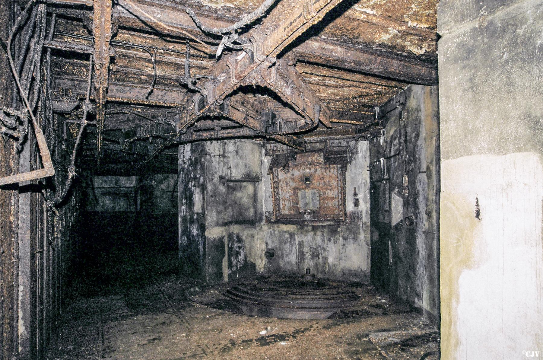 Ligne Maginot - BILLIG - A18 - (Ouvrage d'artillerie) - Bloc 5
Etage supérieur - Lia VERMEULEN