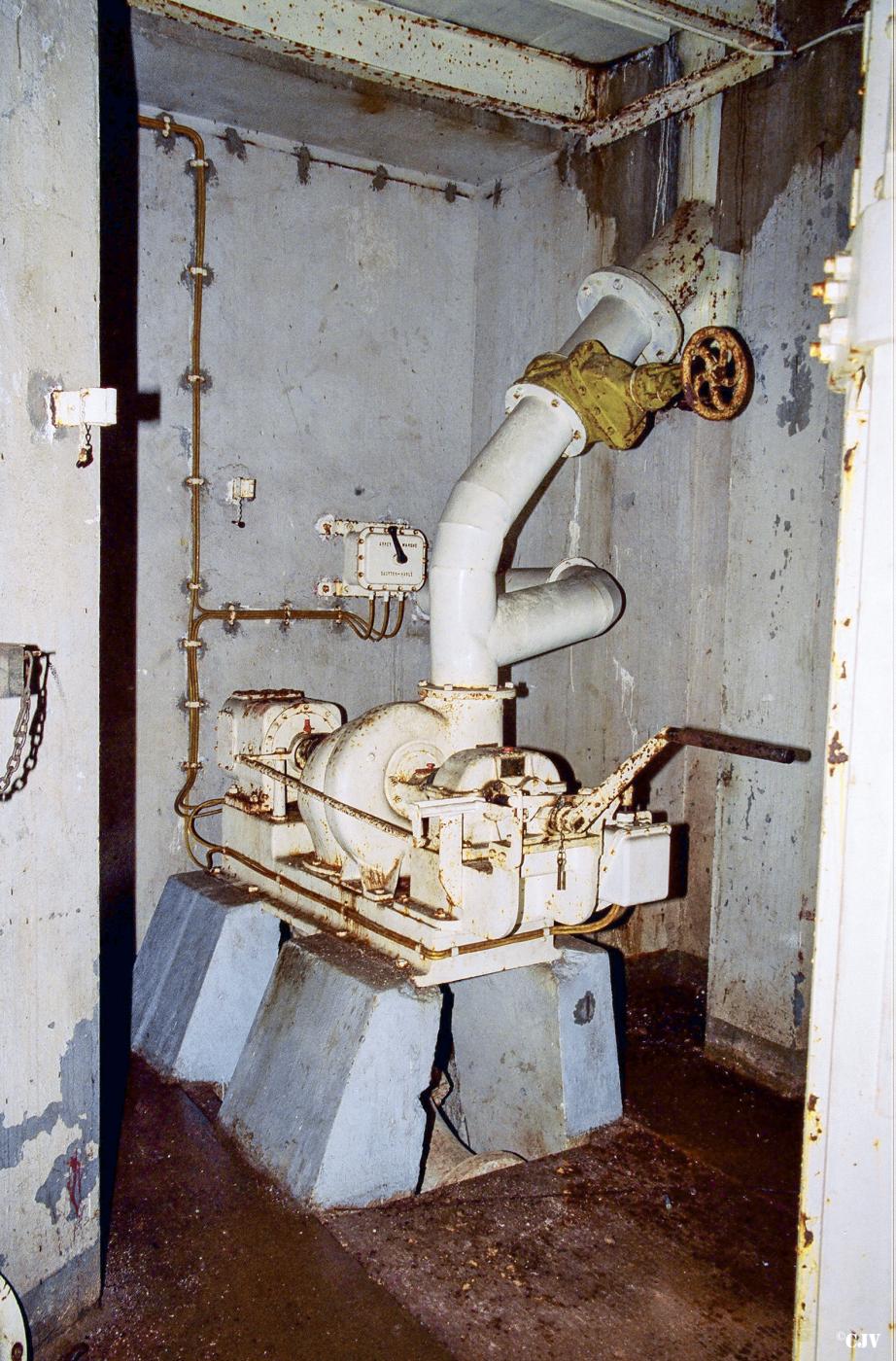 Ligne Maginot - BILLIG - A18 - (Ouvrage d'artillerie) - Bloc 4
Tourelle de 75 R 32
Système de ventilation de la tourelle
