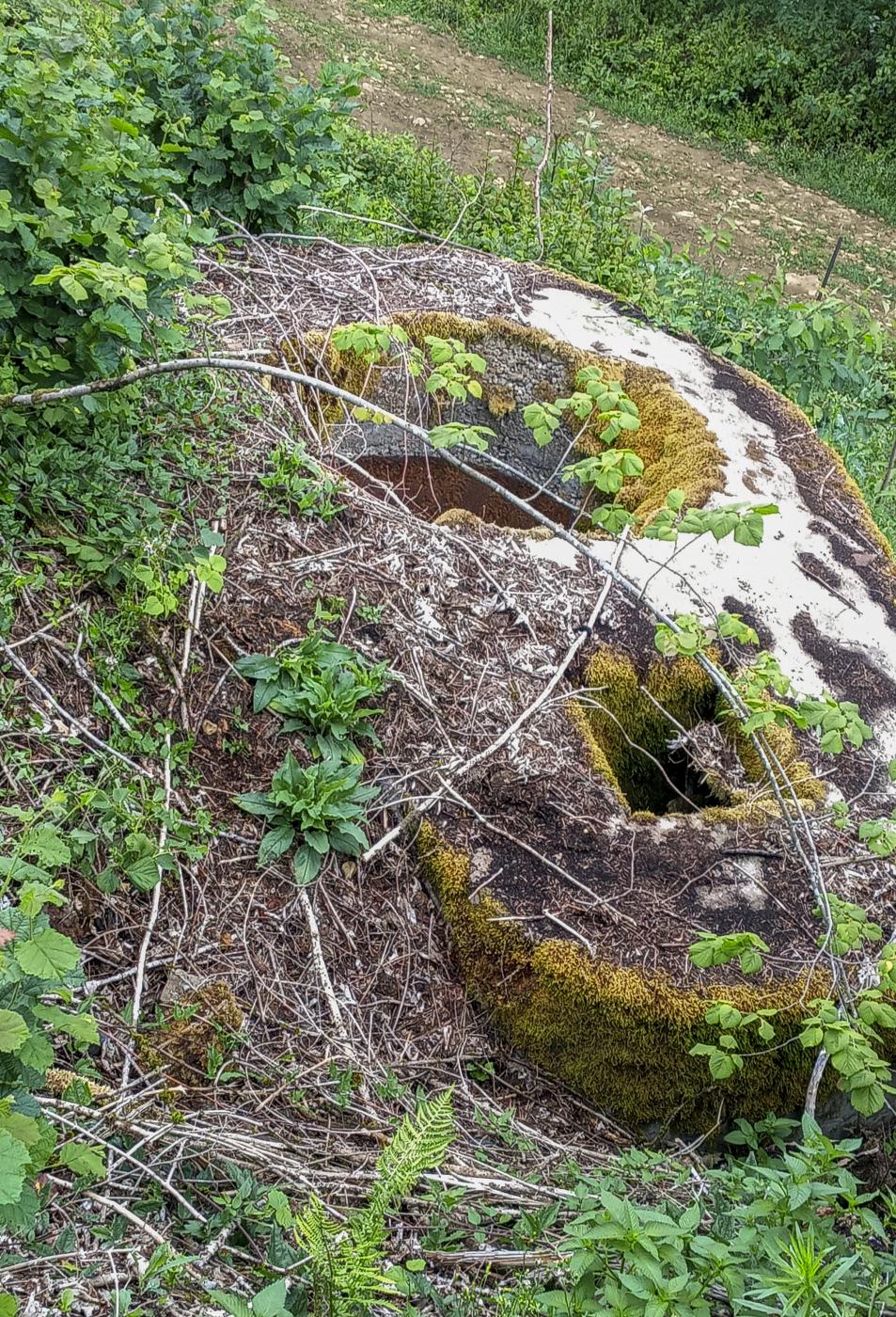 Ligne Maginot - MT7 - (Cuve pour arme d'infanterie) - L'emplacement de la tourelle adossé au talus - Marc Fossoul