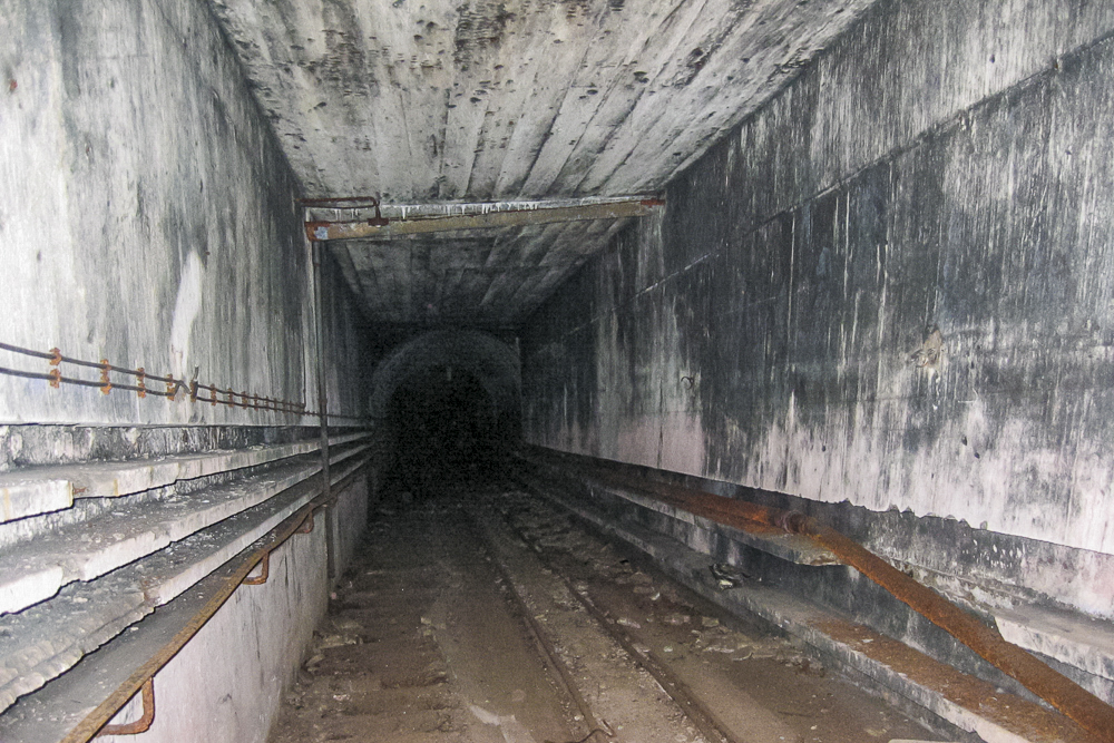 Ligne Maginot - MONT DES WELCHES - A21 - (Ouvrage d'artillerie) - Entrée munitions
Plan incliné descendant.