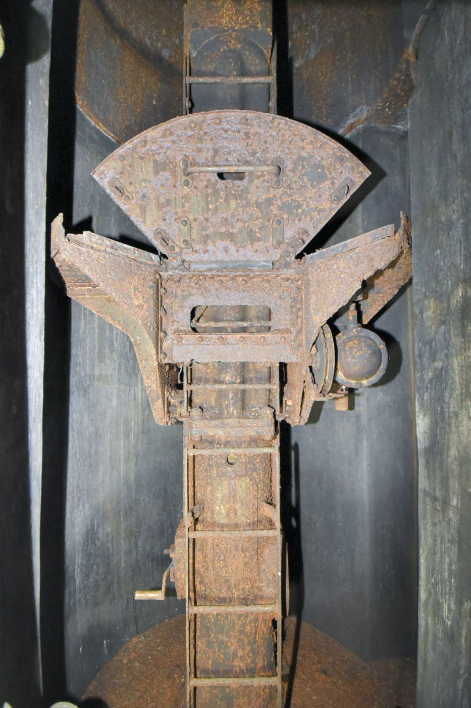 Ligne Maginot - MONT DES WELCHES - A21 - (Ouvrage d'artillerie) - Entrée des hommes
Cloche LG - Ludovic KNAPP