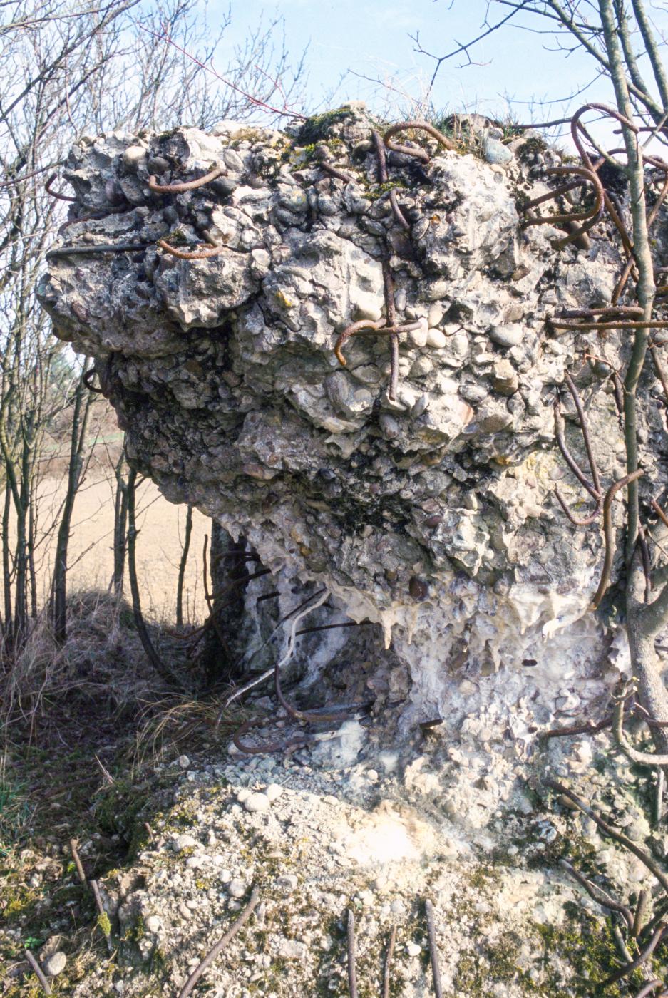 Ligne Maginot - CALVAIRE 7 - (Blockhaus pour canon) - Les dégâts du bombardement - MANSUY Michel