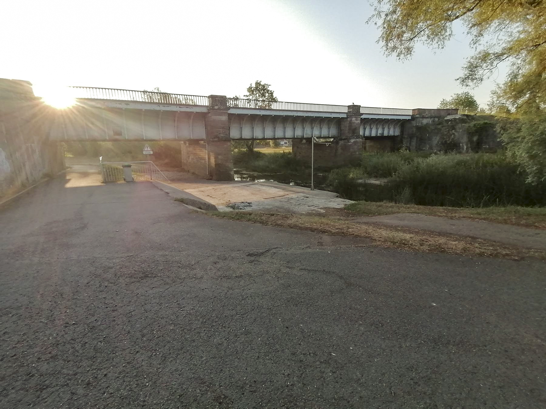 Ligne Maginot - SARRALBE (BARRAGE DE) - (Inondation défensive) - Vue coté amont de l'Albe de l'emplacement du barrage. - DISS D