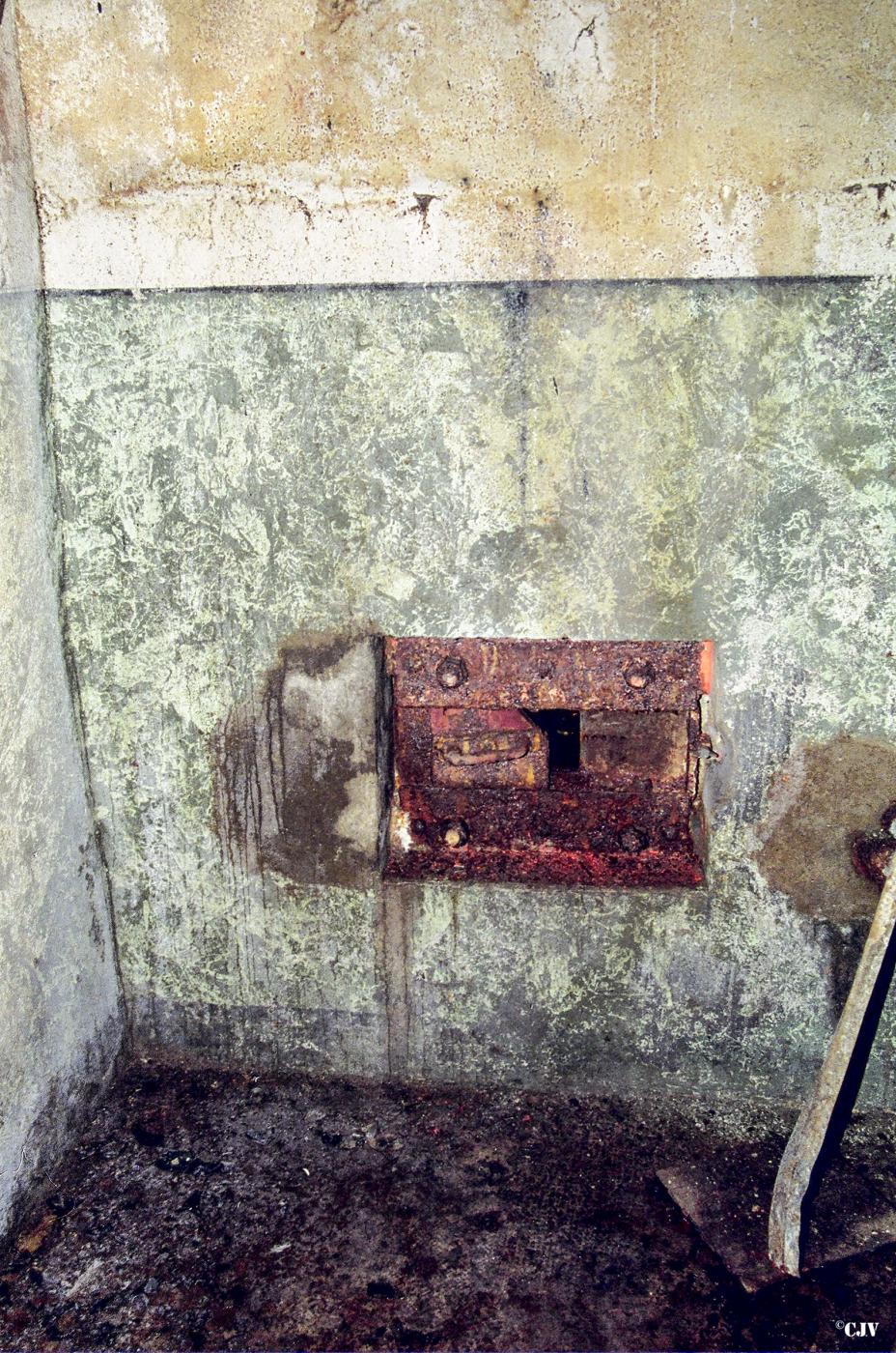 Ligne Maginot - BILLIG - A18 - (Ouvrage d'artillerie) - Créneau de défense de la galerie - Lia VERMEULEN