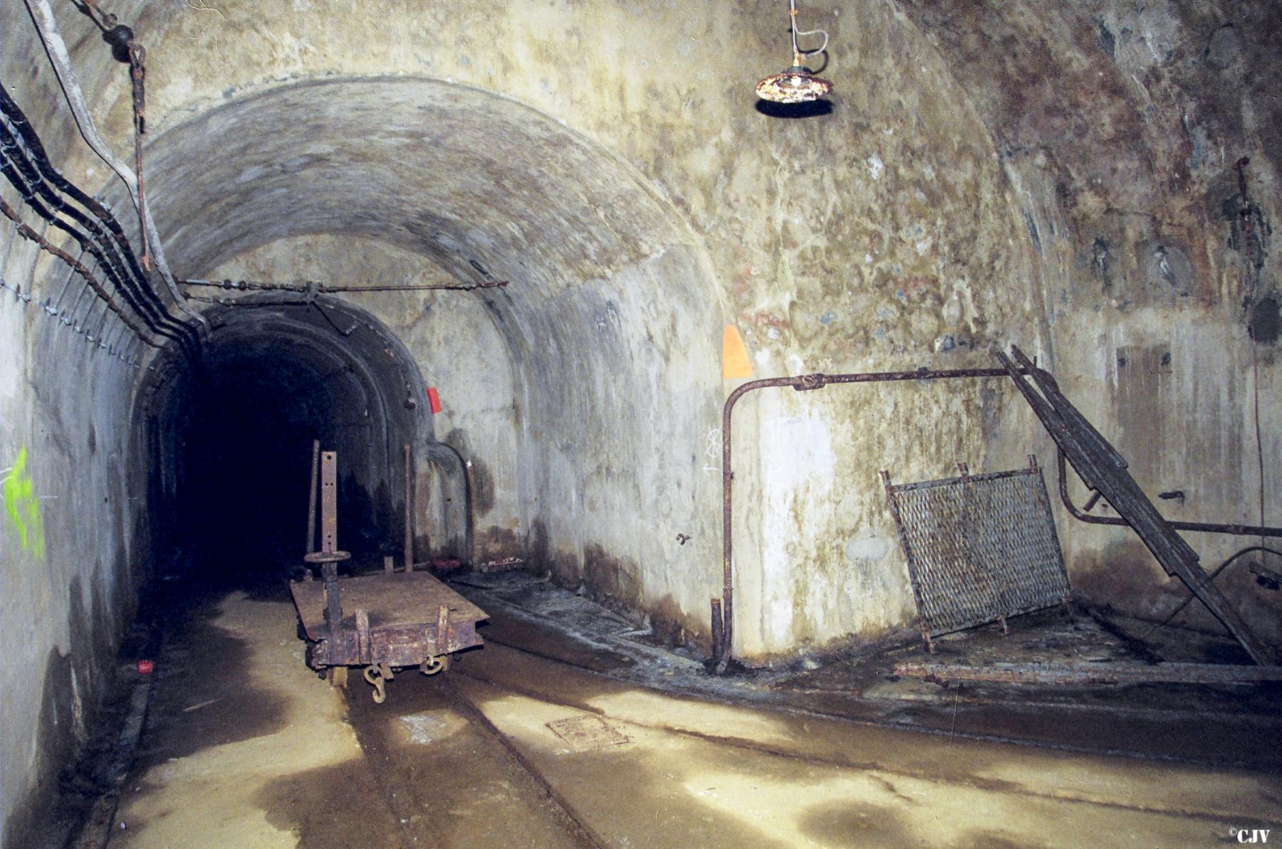 Ligne Maginot - BILLIG - A18 - (Ouvrage d'artillerie) - Galerie principale - Lia VERMEULEN