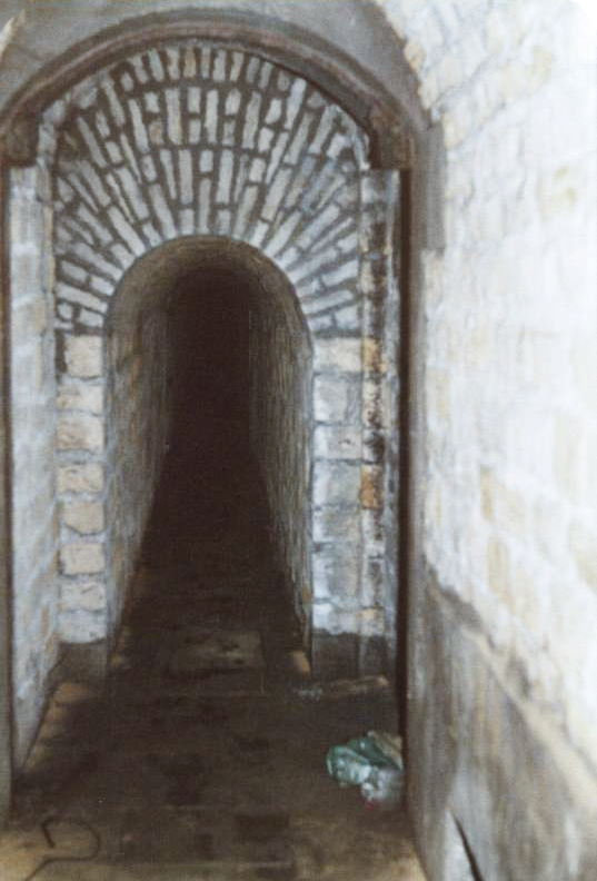 Ligne Maginot - FERME CHAPPY - A1 - (Ouvrage d'infanterie) - Égout visitable
C'est la galerie menant vers la future entrée
