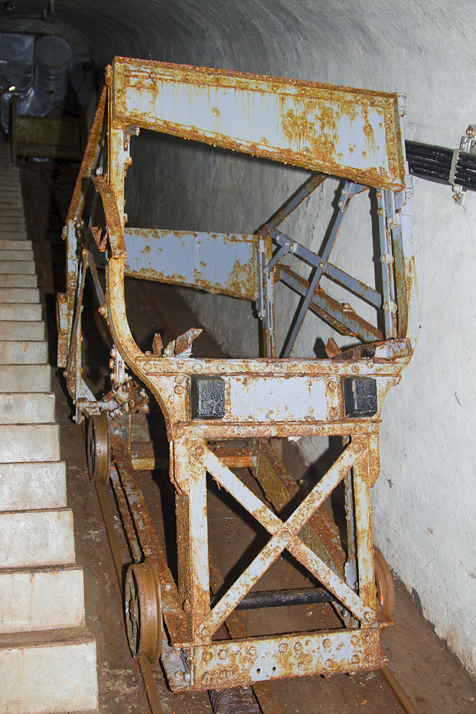 Ligne Maginot - PAS DU ROC - (Ouvrage d'artillerie) - Bloc 3
Le chariot du plan incliné