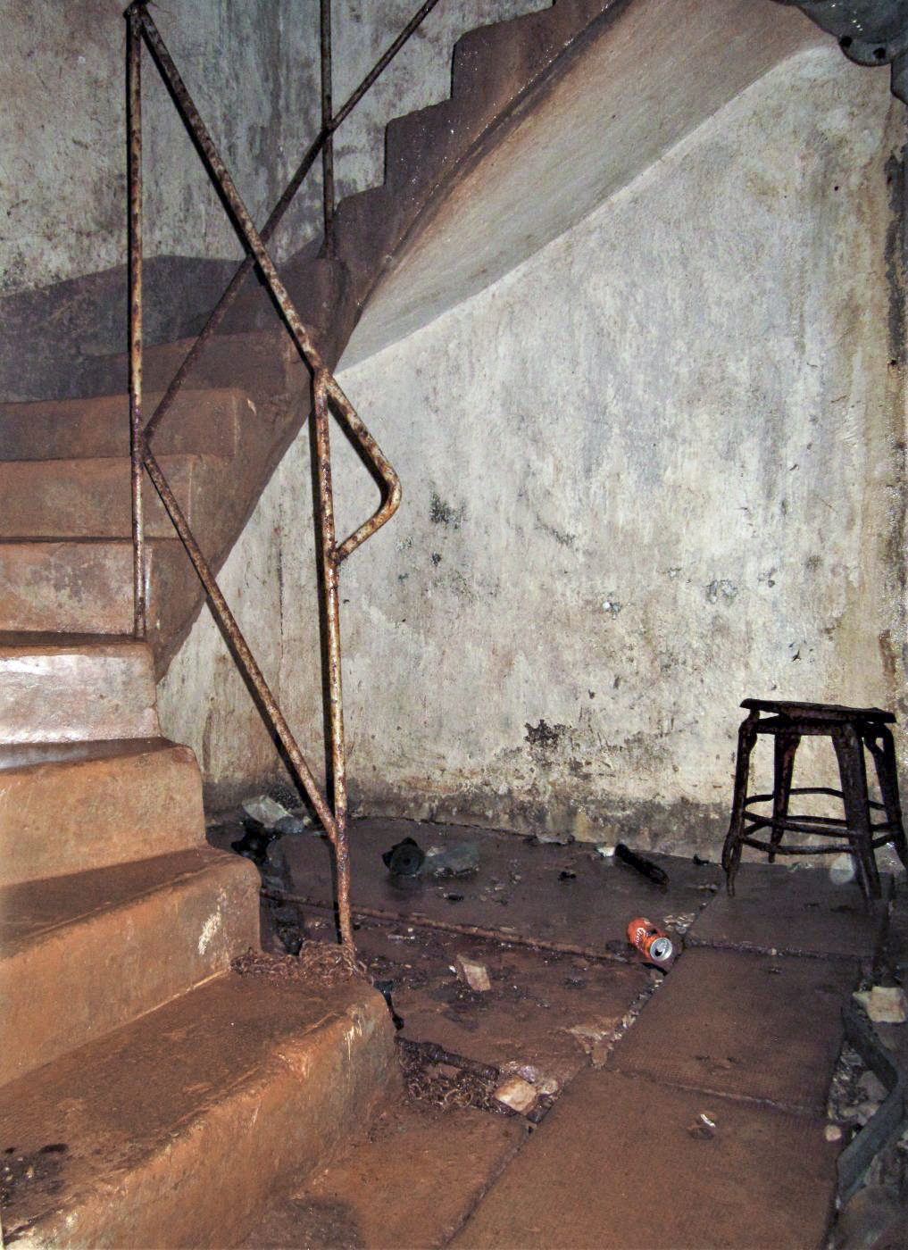 Ligne Maginot - LAVOIR - (Ouvrage d'artillerie) - Bloc 4
Pied de l'escalier