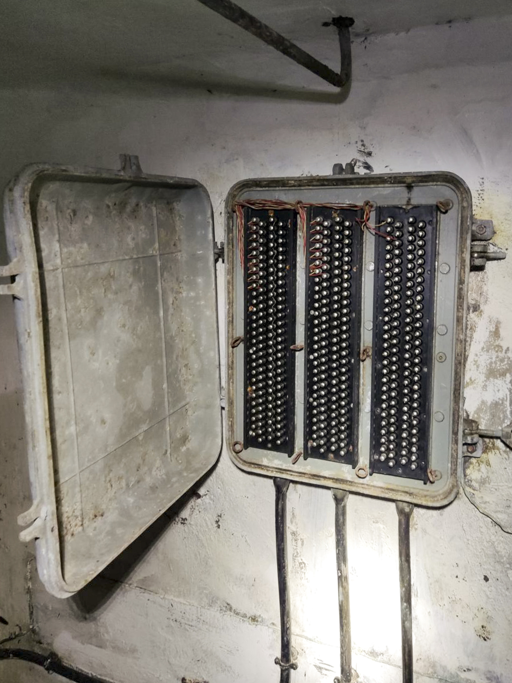 Ligne Maginot - 29T - (Chambre de coupure) - Détail de l'intérieur du coffret. - rominoutche