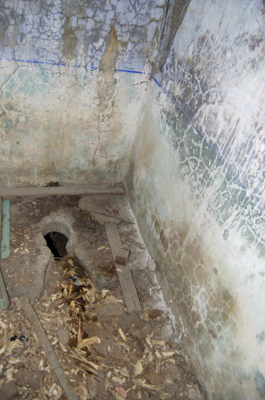 Ligne Maginot - RIEUX ROUX 2 - TUNNEL FERROVIAIRE - (Blockhaus pour arme infanterie) - Latrine