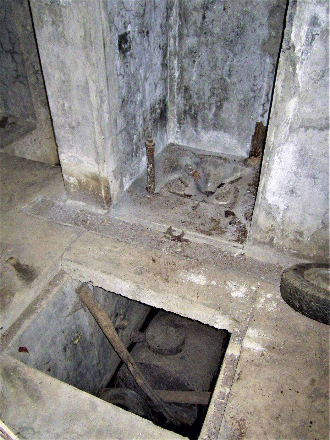 Ligne Maginot - 34/2 - CHALAMPE NORD OUEST - (Casemate d'infanterie - Double) - Latrines - Gregory Fuchs