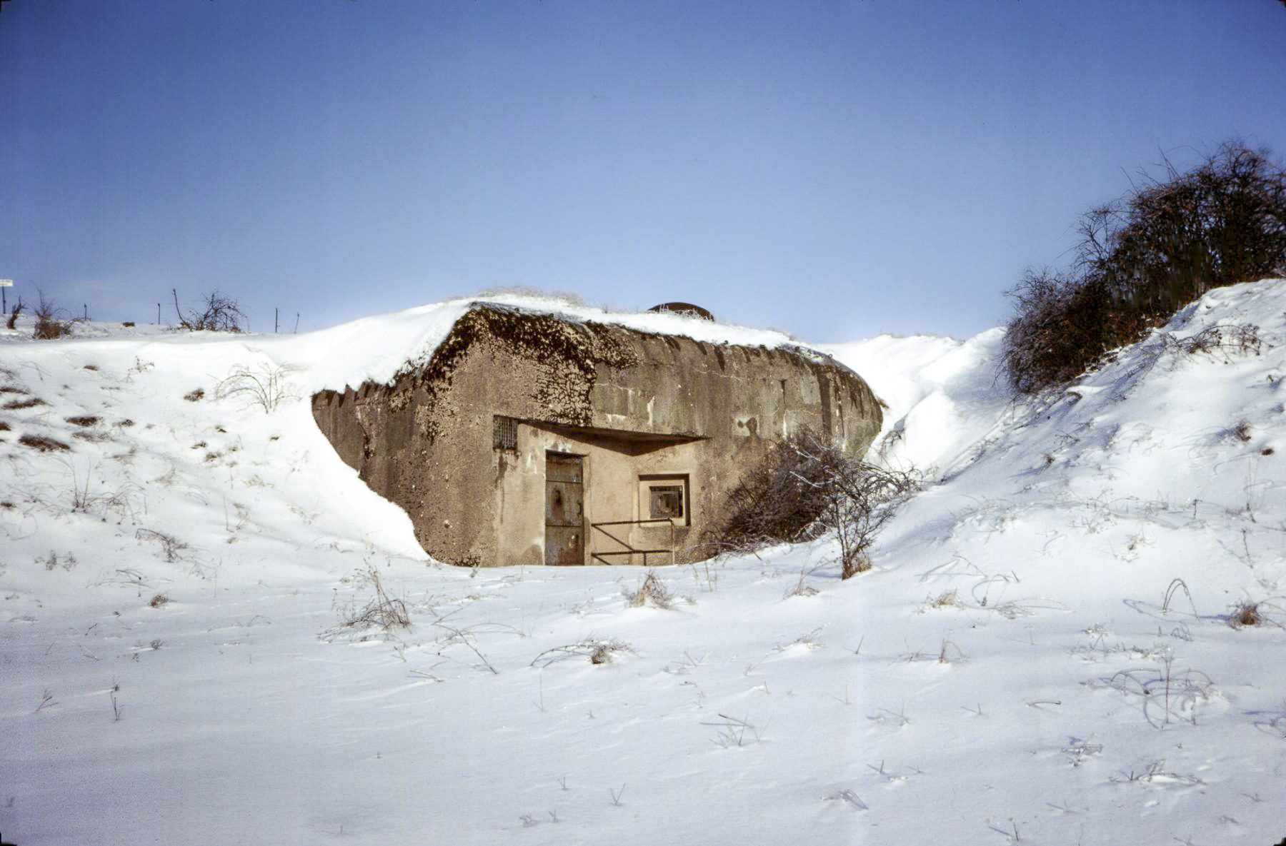Ligne Maginot - PETERSBERG - X4 - (Abri actif) - Coffre du haut pendant l'hiver 1982 - Michel Teiten