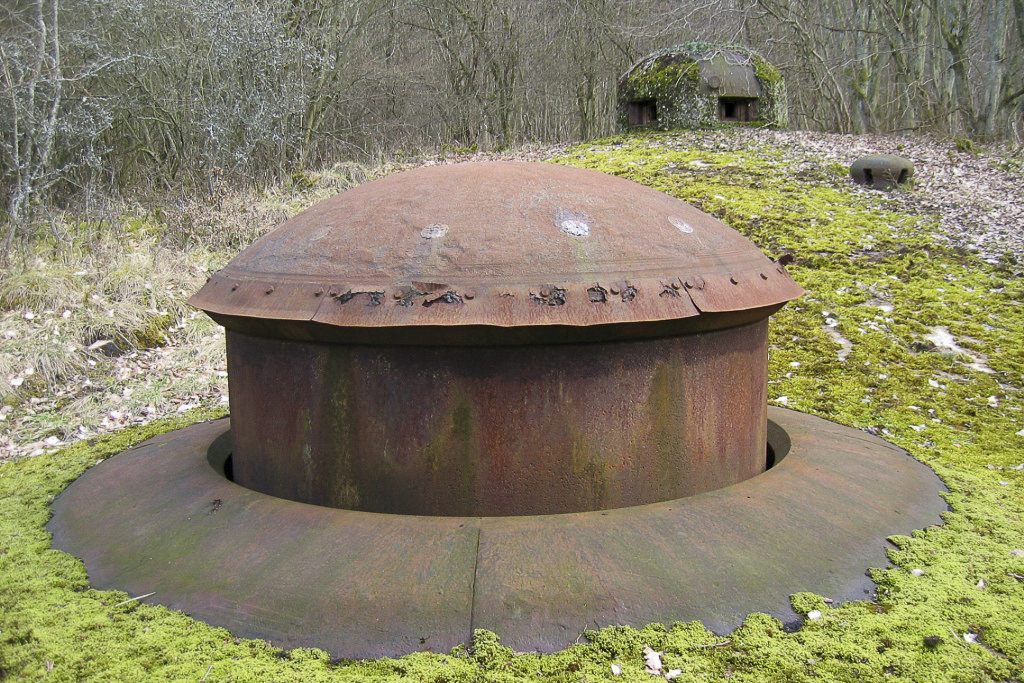 Ligne Maginot - KOBENBUSCH  - A13 - (Ouvrage d'artillerie) - Bloc 1
Tourelle de mitrailleuses en batterie - Michel Teiten