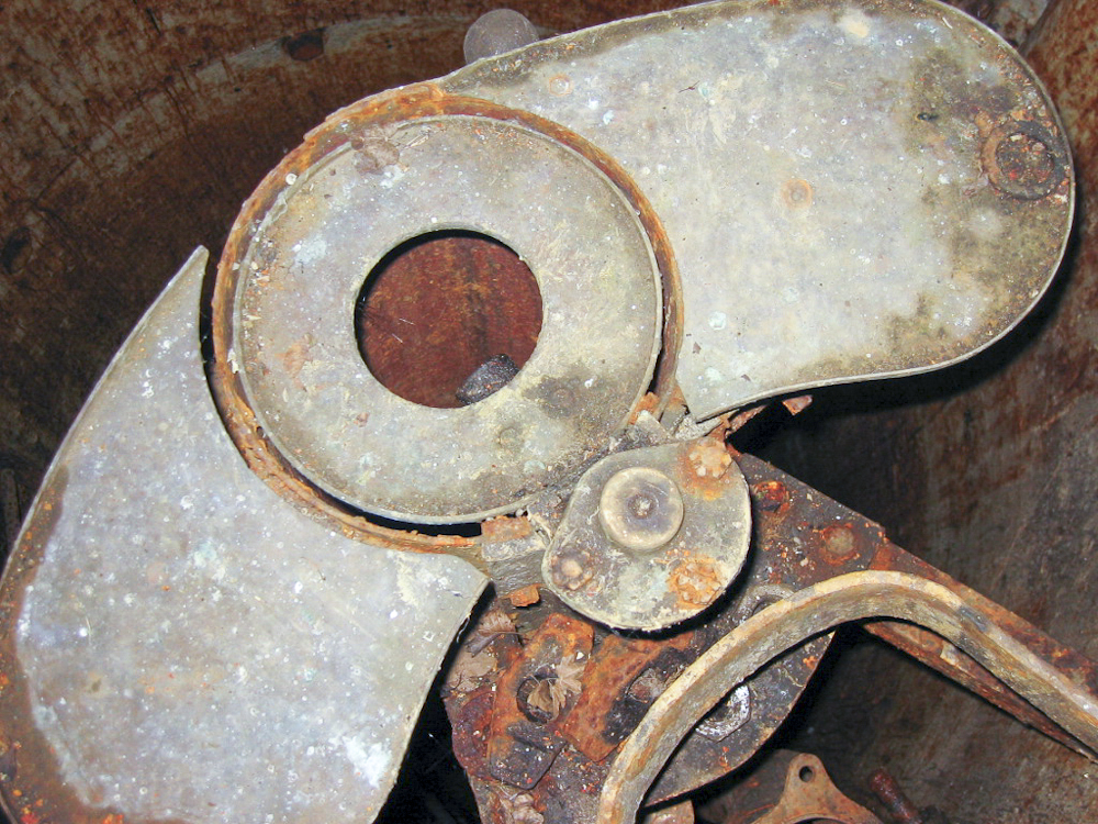 Ligne Maginot - KOBENBUSCH  - A13 - (Ouvrage d'artillerie) - Bloc 4
Intérieur de la cloche JM