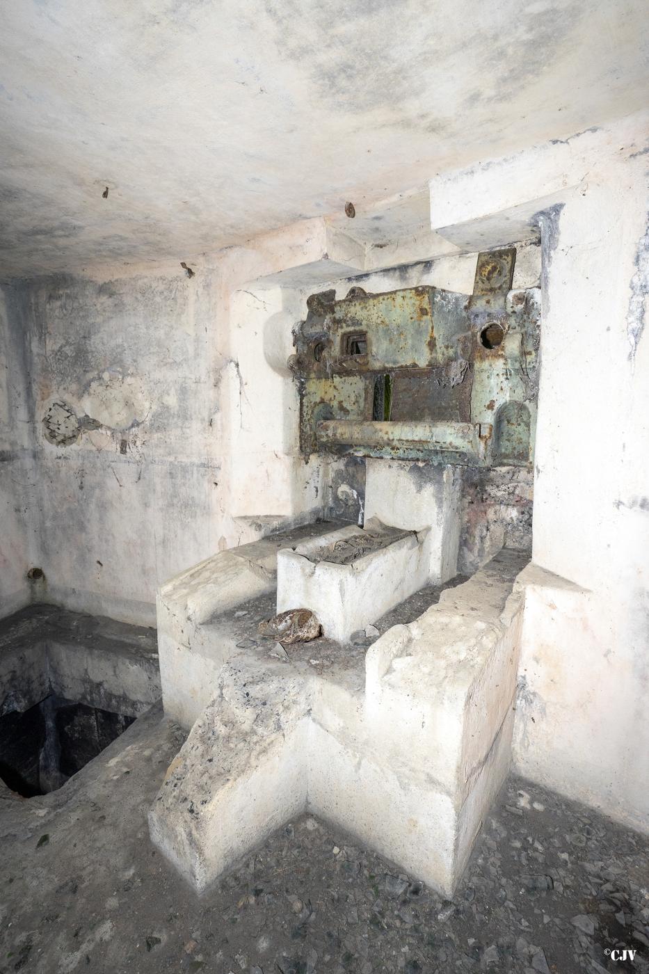 Ligne Maginot - B483 - CALVAIRE SAINT DRUON - (Blockhaus pour canon) -  - Lia VERMEULEN