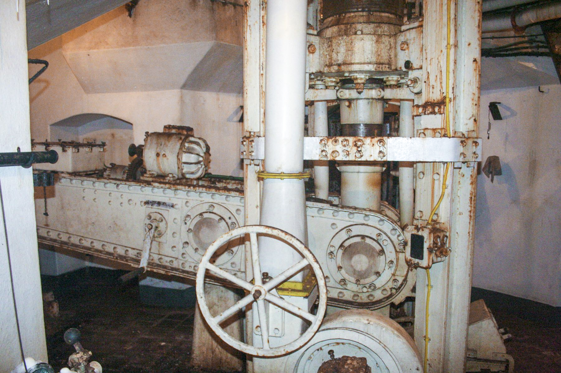 Ligne Maginot - GALGENBERG - A15 - (Ouvrage d'artillerie) - Bloc 3
Tourelle de mitrailleuses
Etage inférieur - Michel Teiten