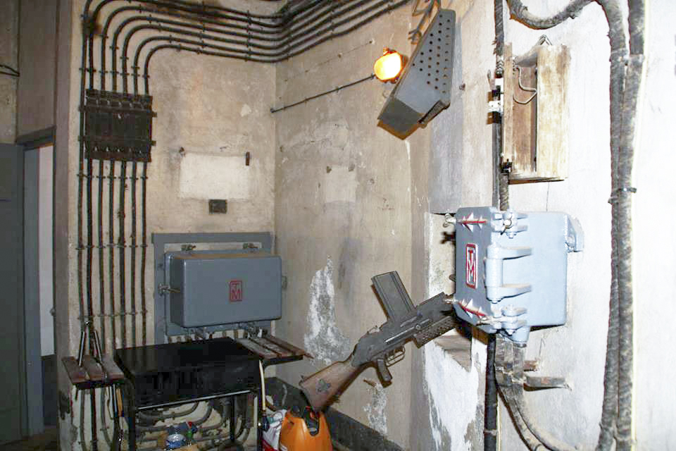 Ligne Maginot - GALGENBERG - A15 - (Ouvrage d'artillerie) - Entrée munitions
Le blockhaus de défense du hall d'entrée et le central téléphonique du bloc