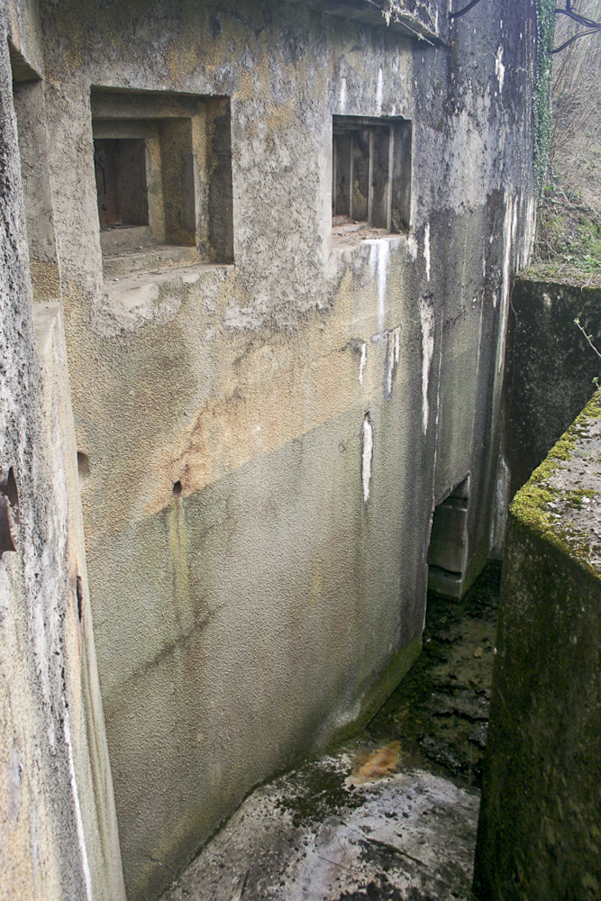 Ligne Maginot - GALGENBERG - A15 - (Ouvrage d'artillerie) - Entrée des hommes
Fossé diamant