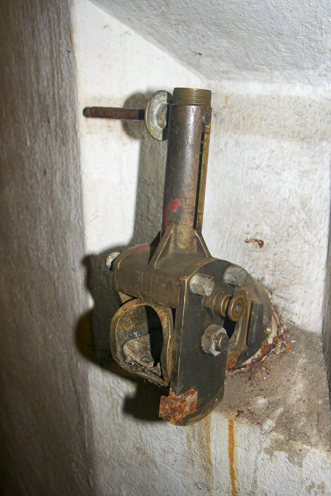 Ligne Maginot - GALGENBERG - A15 - (Ouvrage d'artillerie) - Entrée des hommes
Goulotte lance-grenades