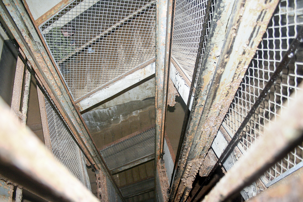 Ligne Maginot - GALGENBERG - A15 - (Ouvrage d'artillerie) - Entrée des hommes
Puits du monte-charge
