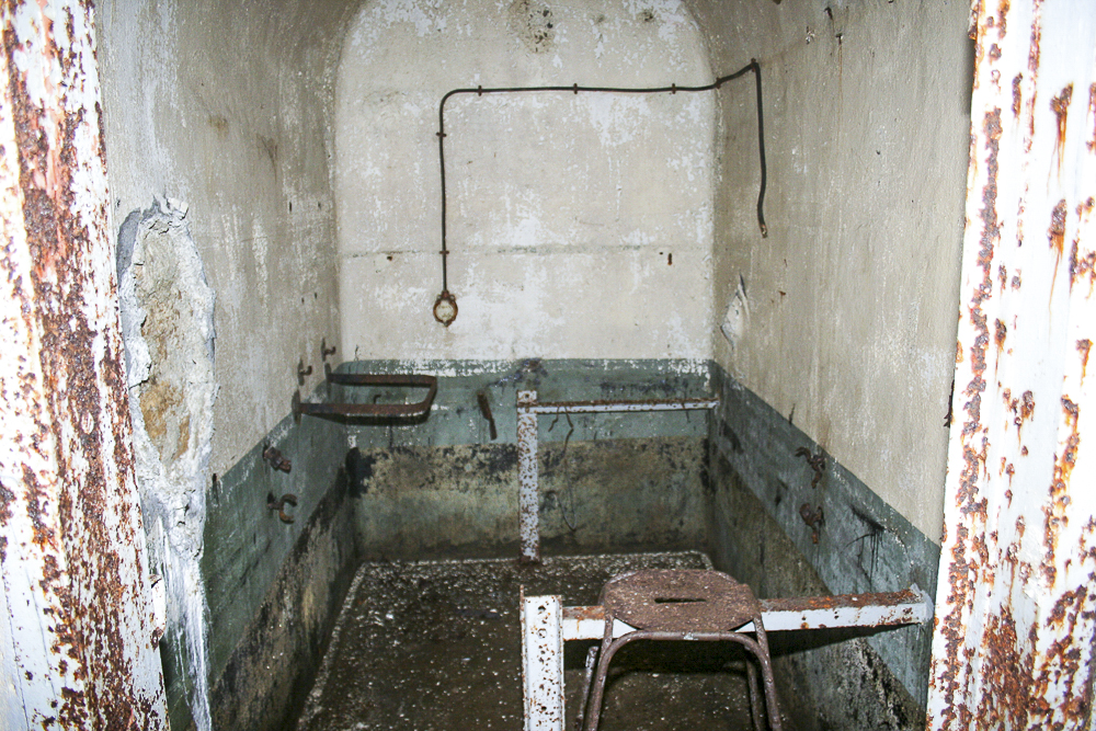 Ligne Maginot - GALGENBERG - A15 - (Ouvrage d'artillerie) - Bloc 1
Chambre d'officier au pied du bloc
