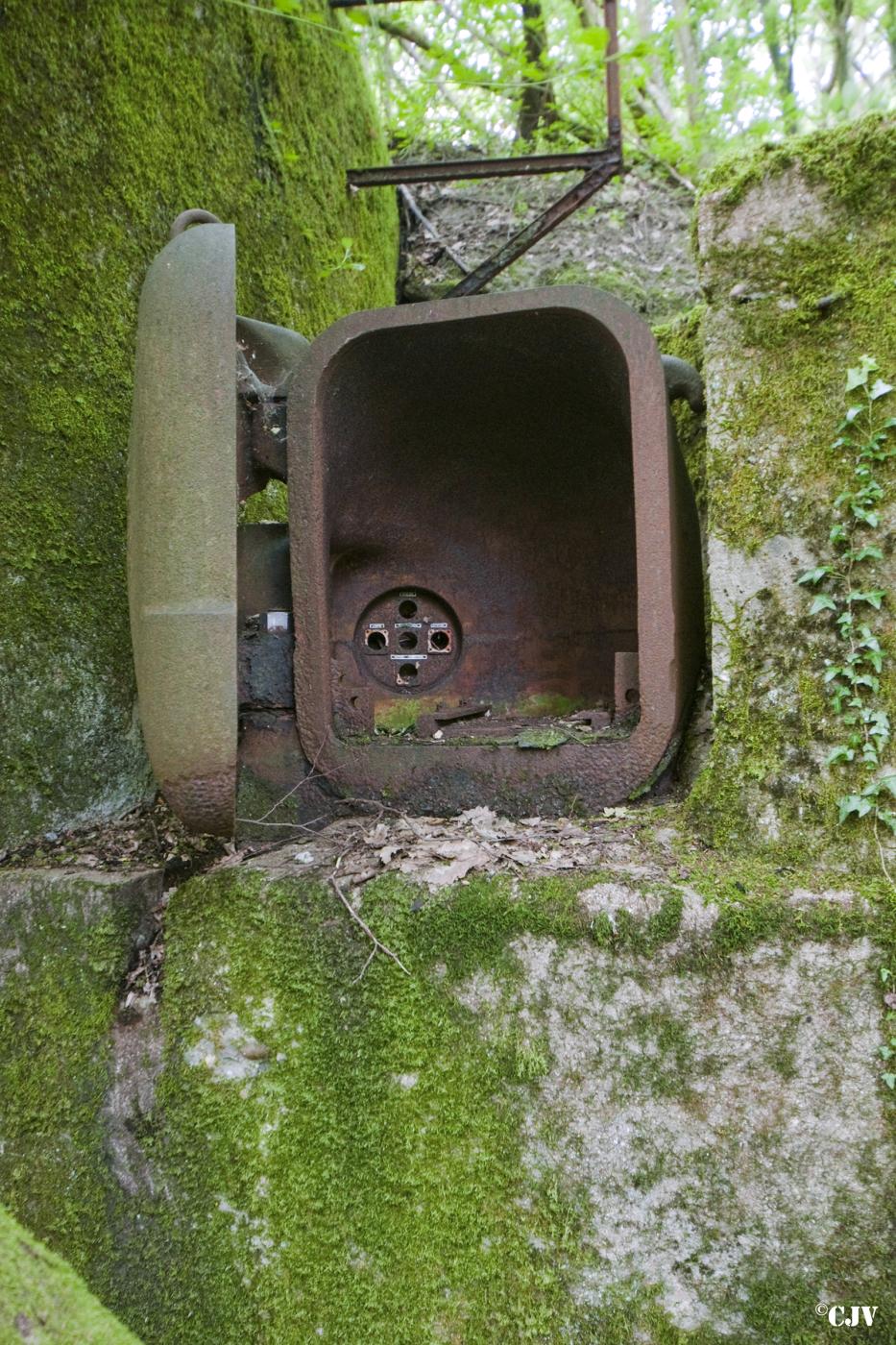 Ligne Maginot - GALGENBERG - A15 - (Ouvrage d'artillerie) - Bloc 2
Niche blindée pour le projecteur