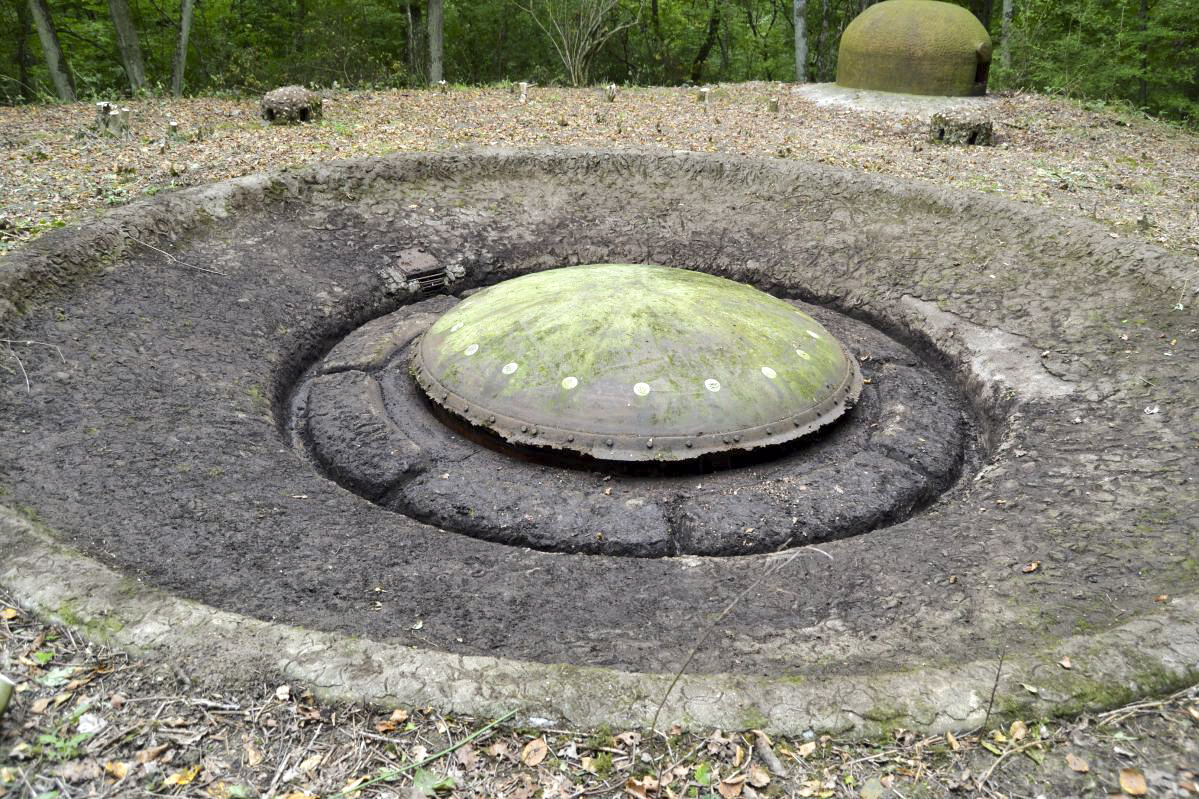 Ligne Maginot - GALGENBERG - A15 - (Ouvrage d'artillerie) - Bloc 4
Tourelle de 81
Après débroussaillage et nettoyage en septembre 2013