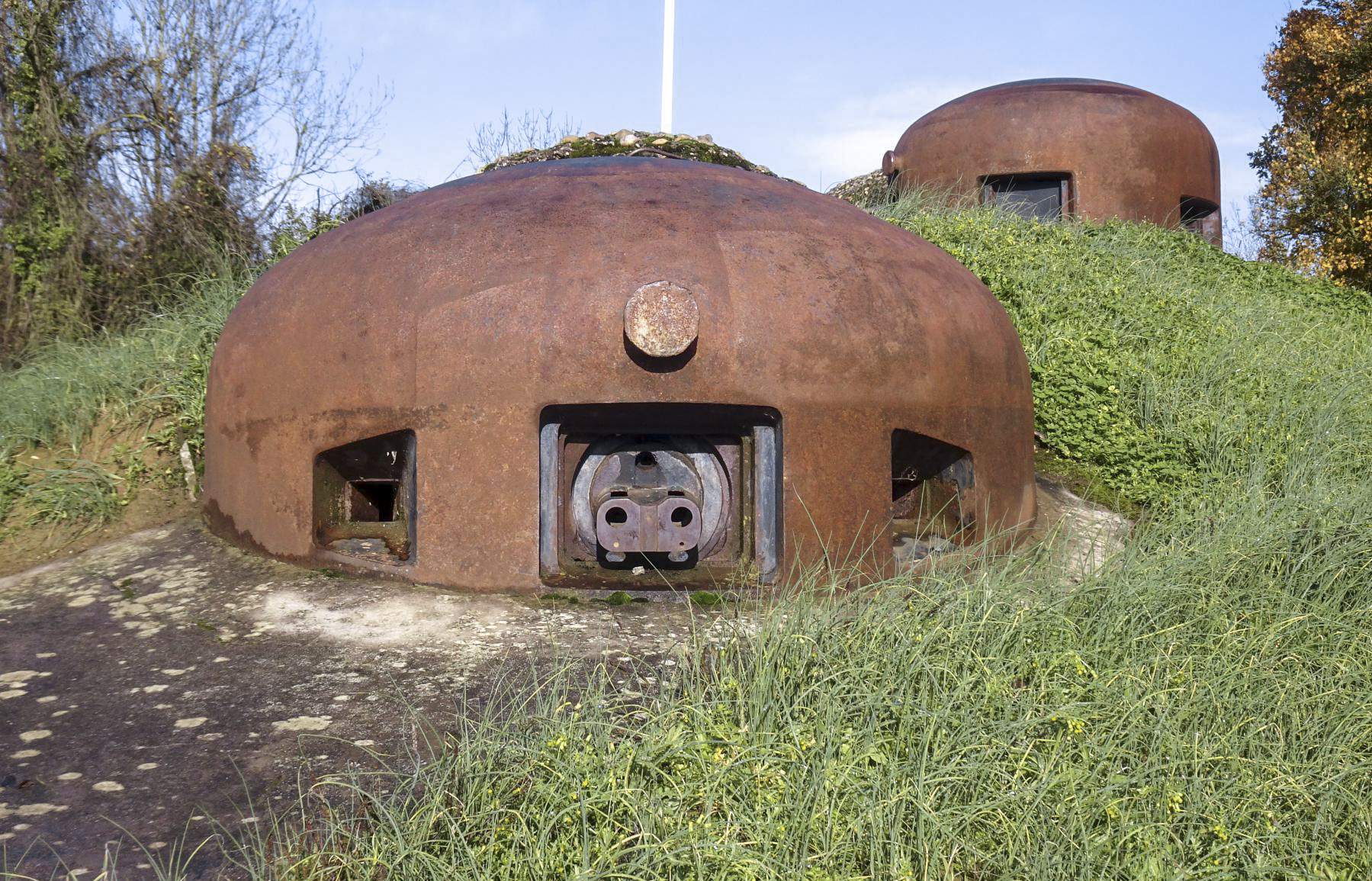 Ligne Maginot - GALGENBERG - A15 - (Ouvrage d'artillerie) - Bloc 5
Cloche JM et cloche GFM - Marc Fossoul