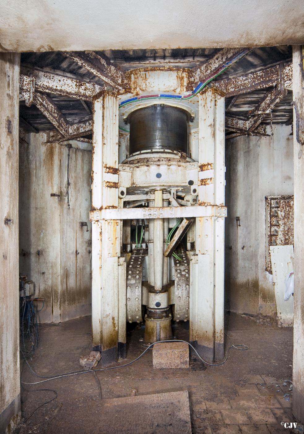 Ligne Maginot - GALGENBERG - A15 - (Ouvrage d'artillerie) - Bloc 6
Etage inférieur de la tourelle de 135