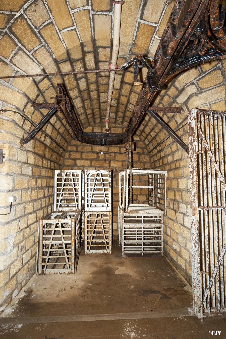 Ligne Maginot - GALGENBERG - A15 - (Ouvrage d'artillerie) - Bloc 6
Magasin M2
Alvéole de stockage des châssis vides - Lia VERMEULEN