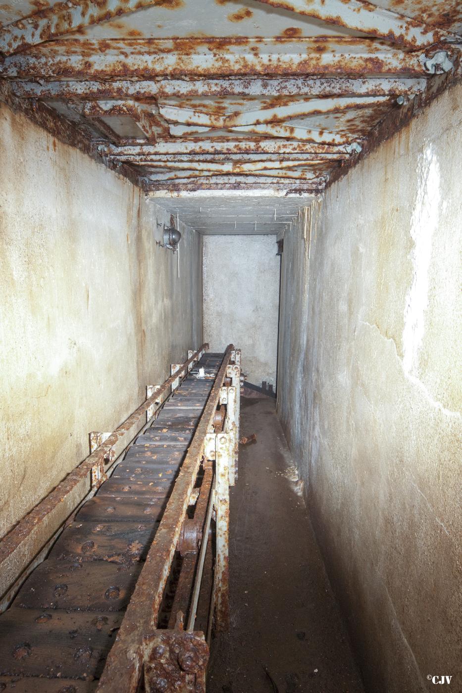 Ligne Maginot - GALGENBERG - A15 - (Ouvrage d'artillerie) - Bloc 6
Convoyeur à douilles - Lia VERMEULEN