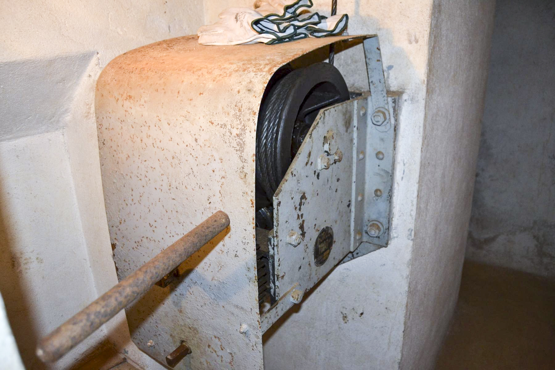 Ligne Maginot - GALGENBERG - A15 - (Ouvrage d'artillerie) - Dispositif d'obturation - Treuil manuel d'ouverture