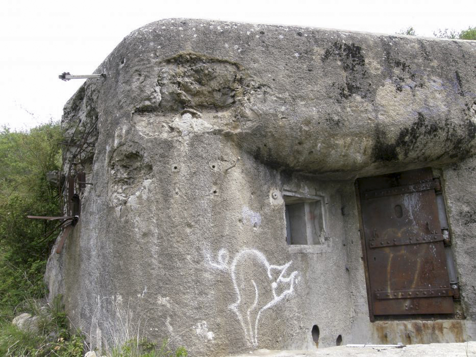 Ligne Maginot - COL DES BANQUETTES (EO7) - (Abri actif) - Le bloc 1

