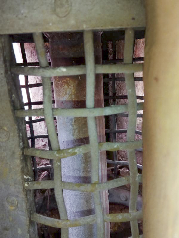 Ligne Maginot - COL DES BANQUETTES (EO7) - (Abri actif) - Bloc 3
L'intérieur du champignon de ventilation