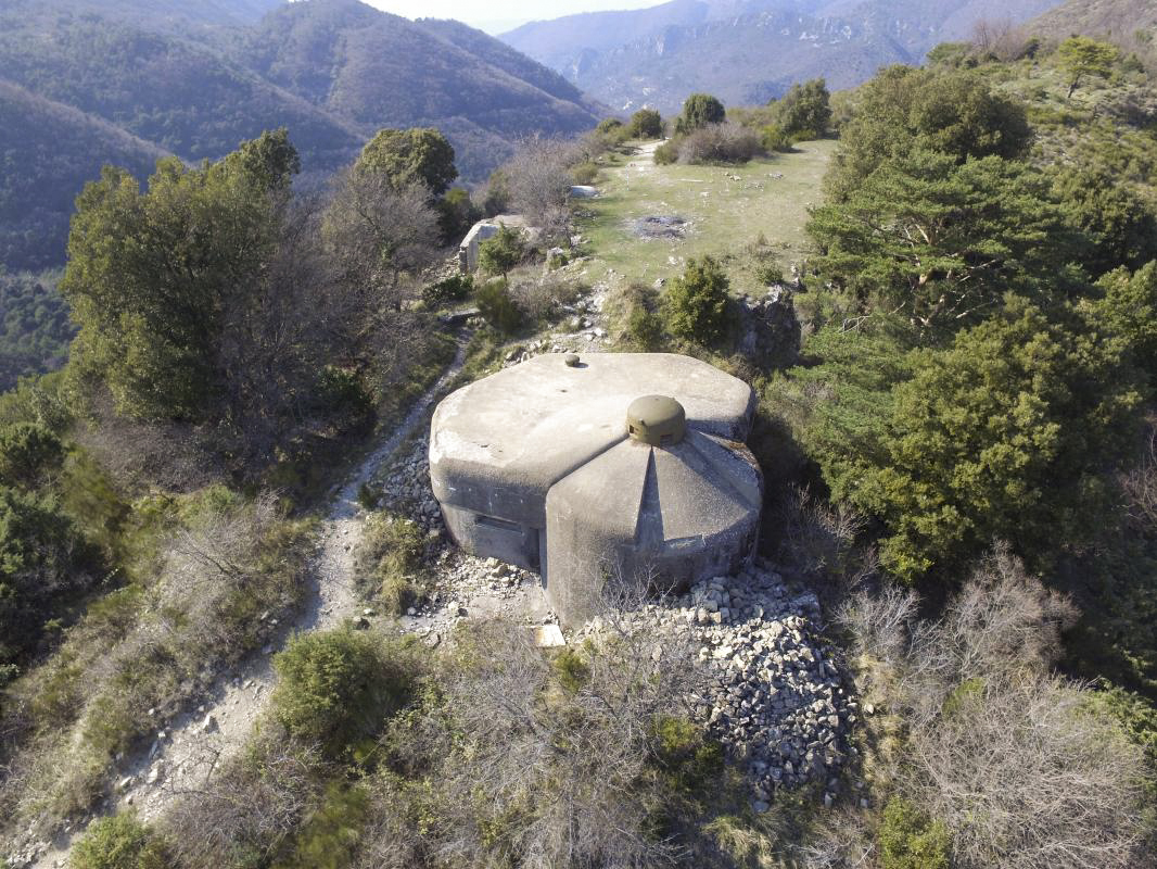 Ligne Maginot - COL DES BANQUETTES (EO7) - (Abri actif) - Bloc 3