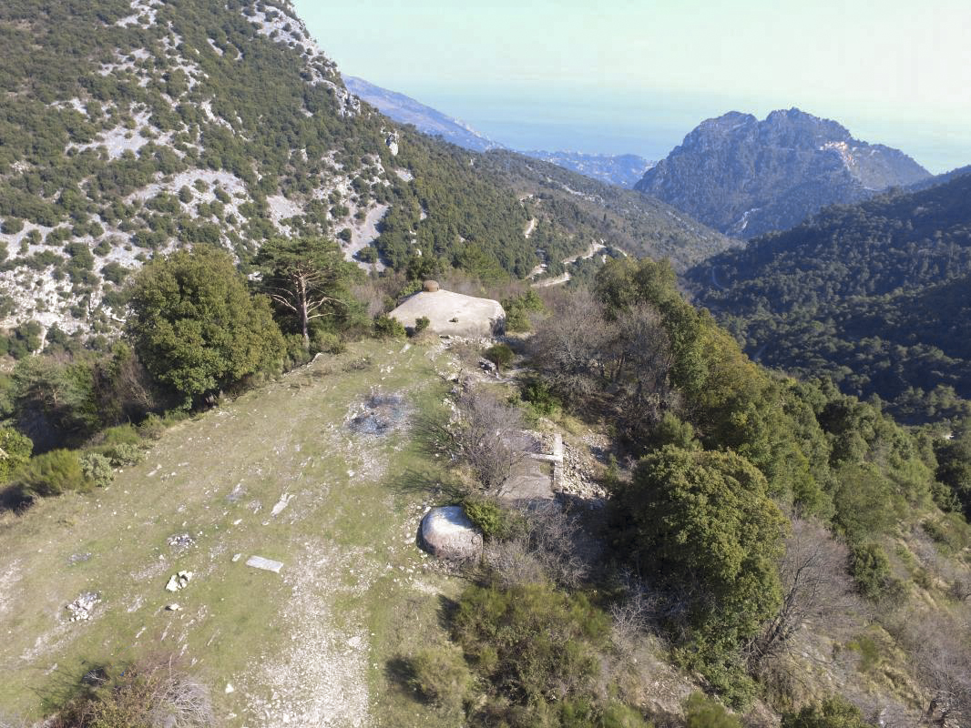 Ligne Maginot - COL DES BANQUETTES (EO7) - (Abri actif) - Bloc 3 et cheminée