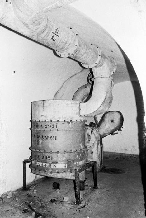 Ligne Maginot - COL DES BANQUETTES (EO7) - (Abri actif) - Le système de ventilation et de filtrage de l'air - LOVINY Alain