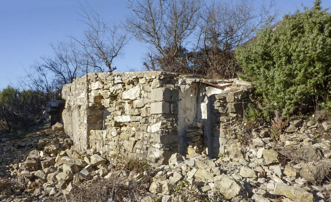 Ligne Maginot - COL DES BANQUETTES (EO7) - (Abri actif) - Local annexe