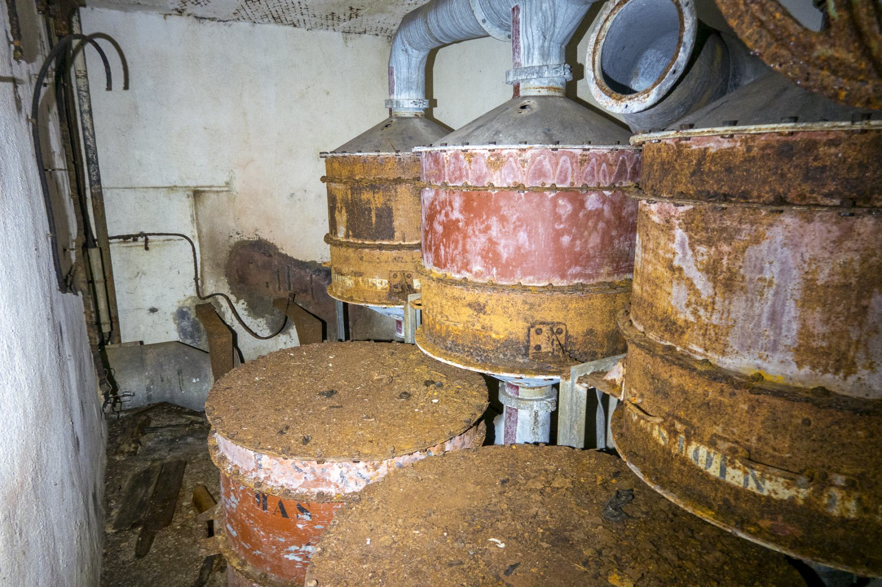Ligne Maginot - ROTHERBERG - X30 (QUARTIER FREISTROFF - II/162°RIF) - (Abri) - Bloc Nord
Salle des filtres à l'étage intermédiaire - Michel Teiten